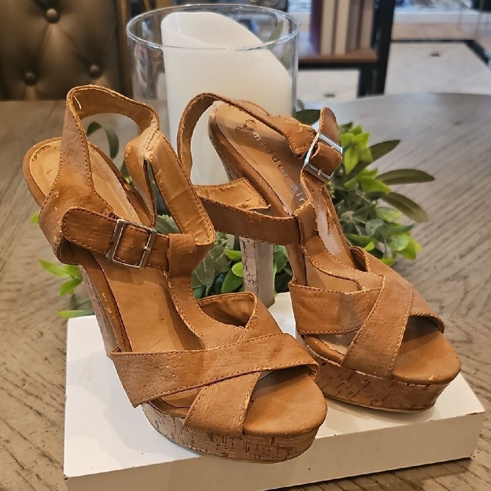 Tan Platform Sandals Size 6 Madden Girl
